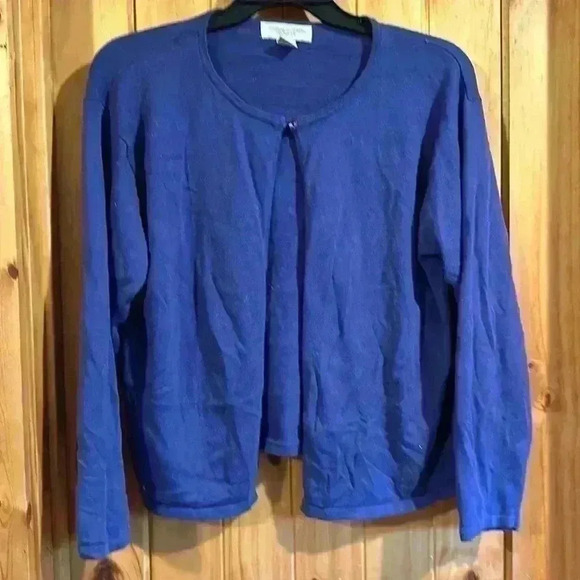 Casual Corner Women’s Vintage Sweater - Picture 2 of 5